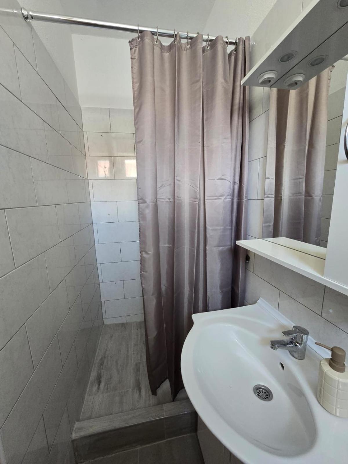 Apartmani Mlinar9 #2 고르니 카린 외부 사진